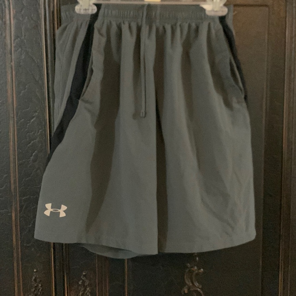 Under Armour youth shorts size M